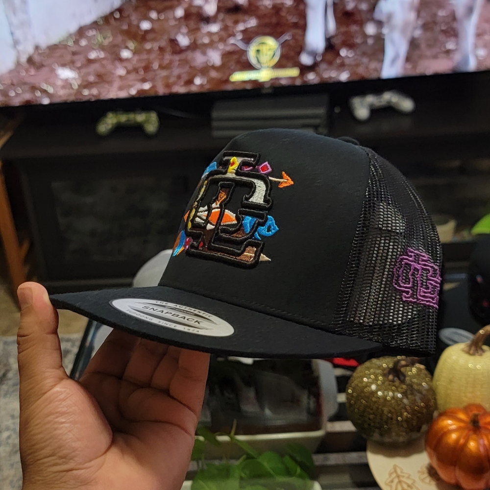Black Snapback Cap With Multicolored Embroidery G… - image 1
